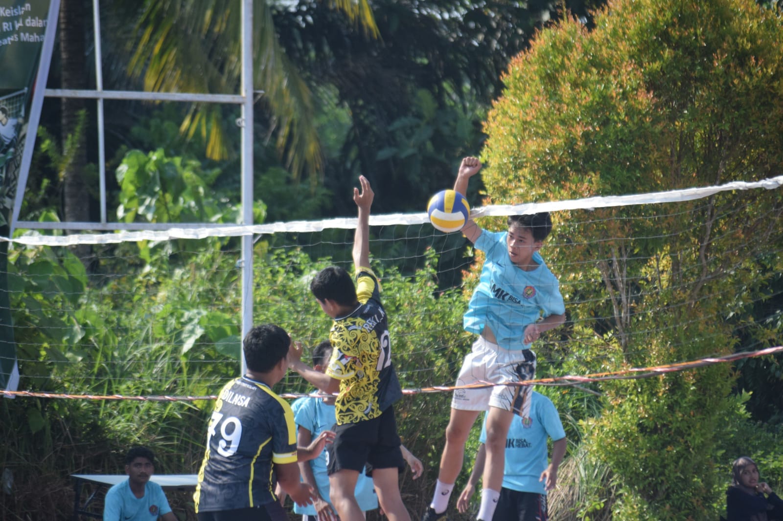 Suasana pertandingan voli