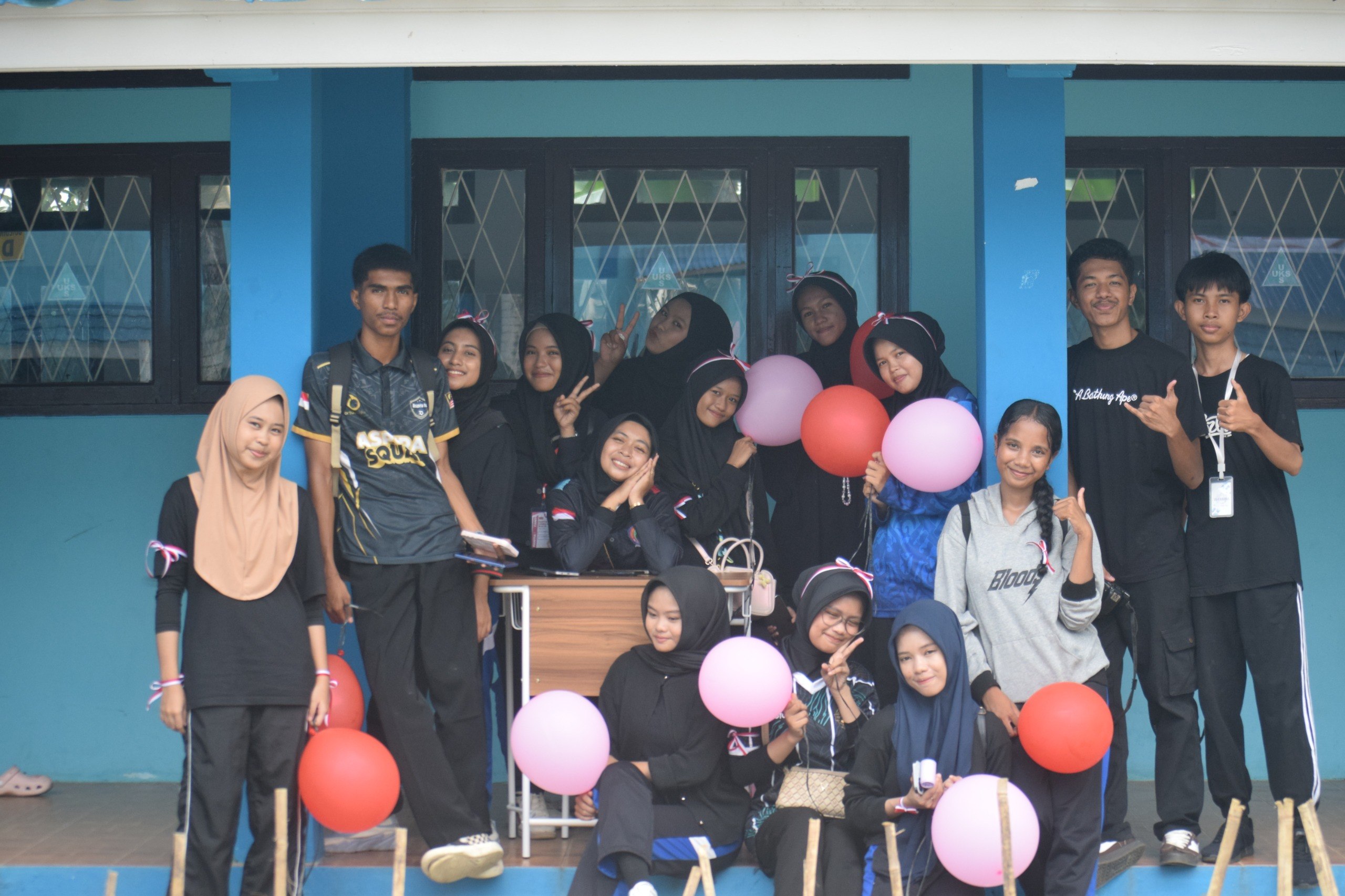 Kebersamaan wali kelas dan murid
