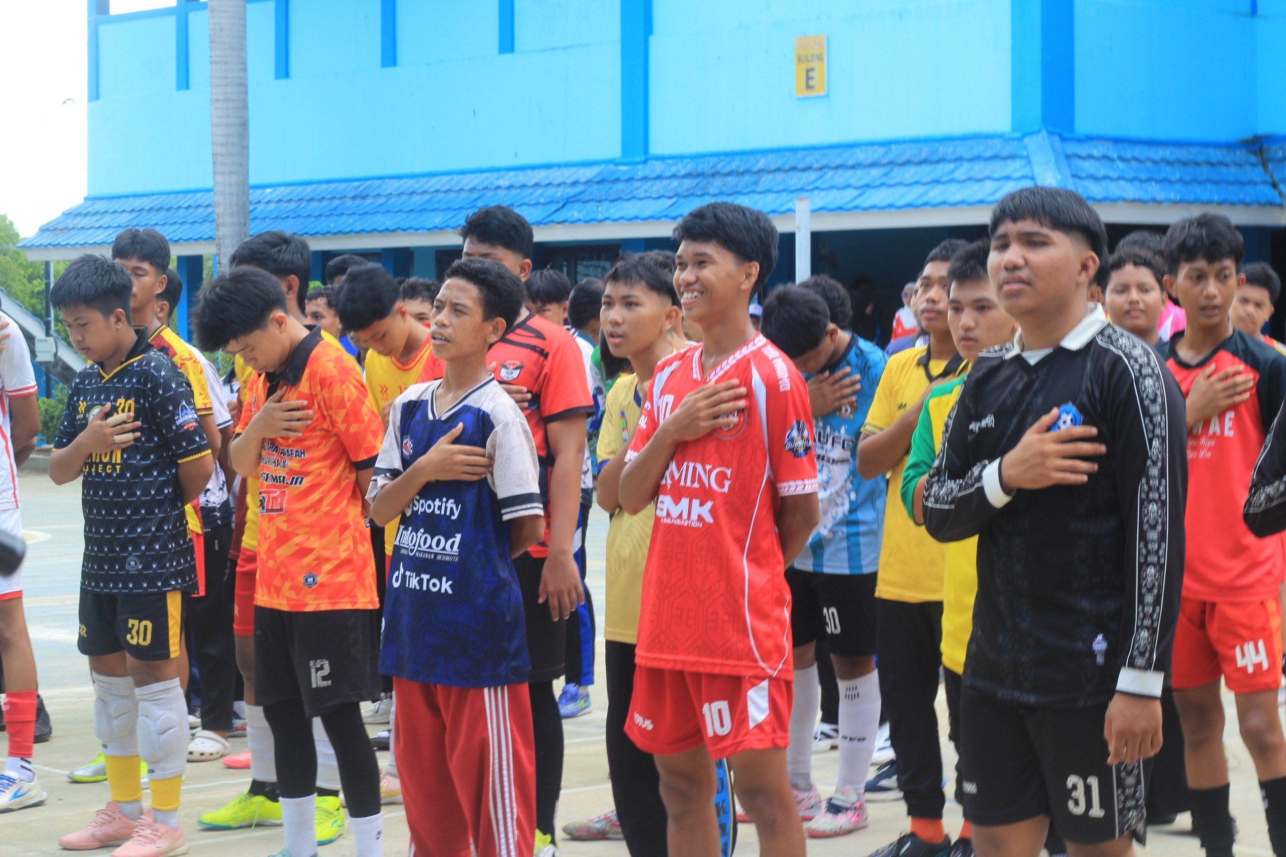 Kebersamaan wali kelas dan murid