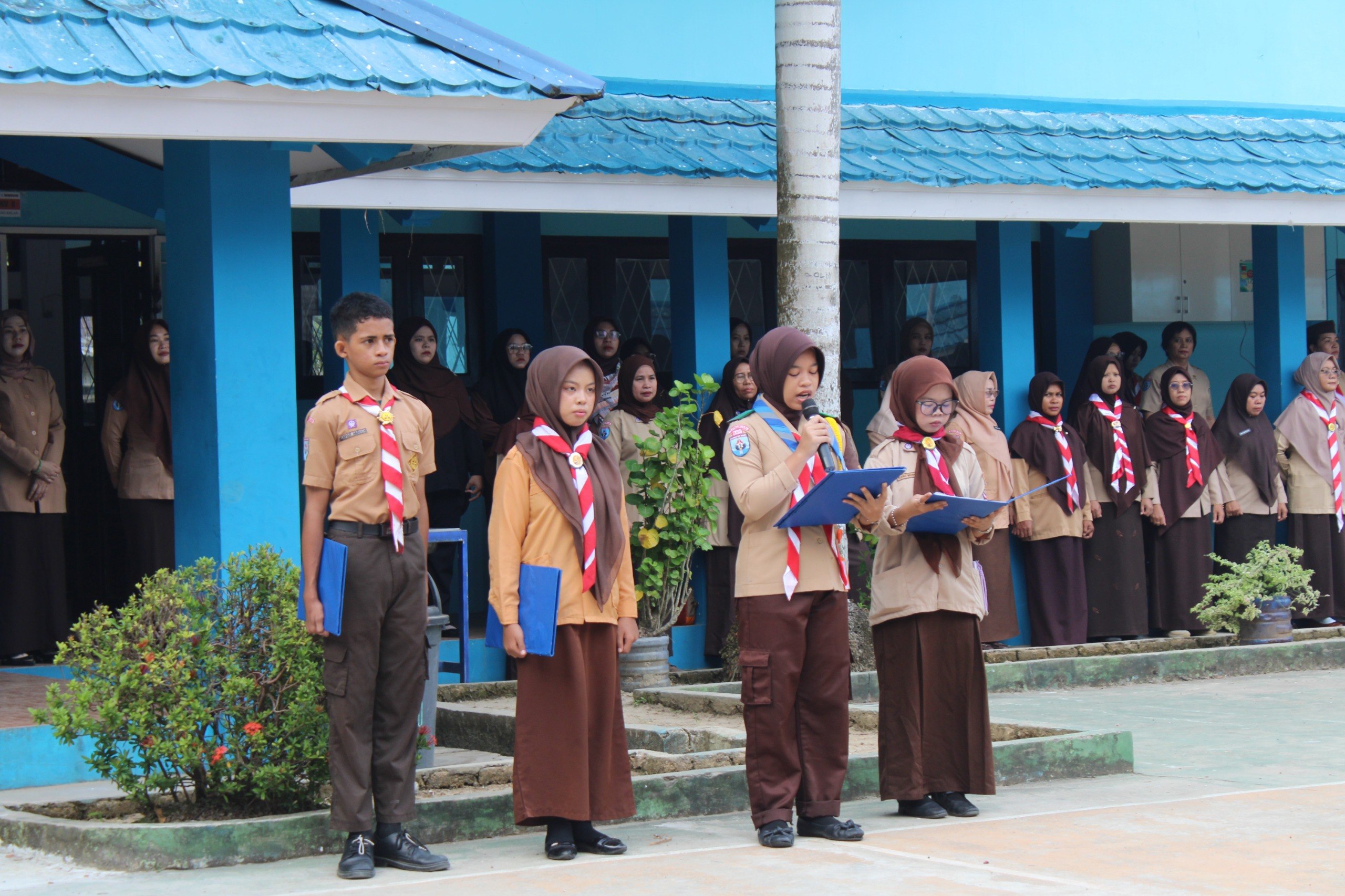 Kegiatan upacara Hari Pramuka